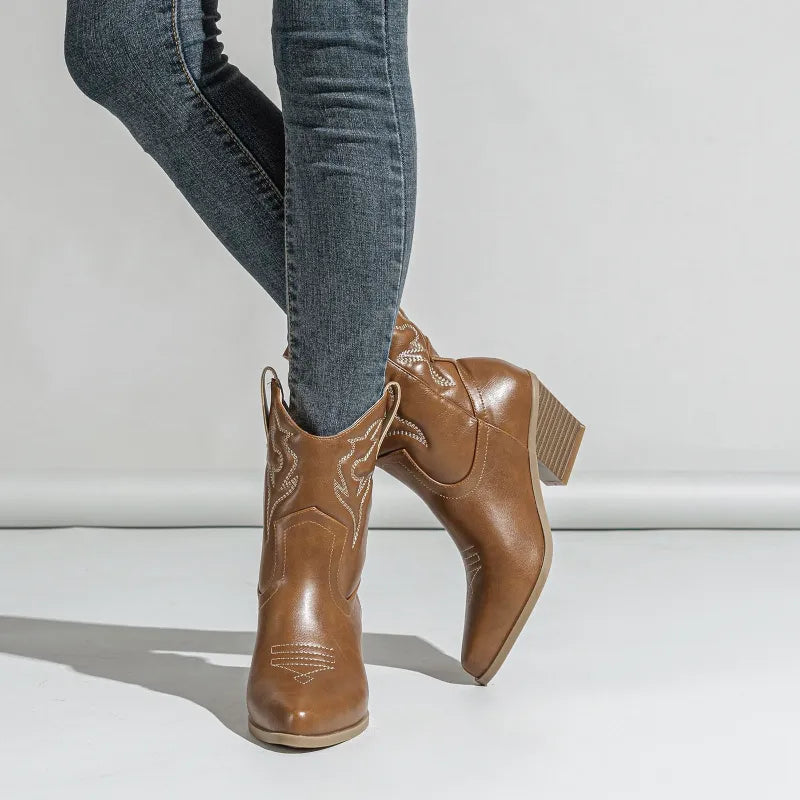 LYNN Cowgirl Boots - Resistant PU leather | Elegance & Stability - Yehaw