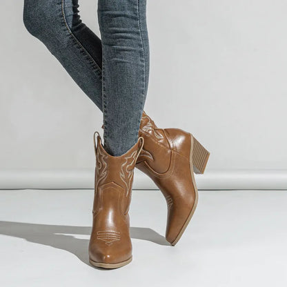 LYNN Cowgirl Boots - Resistant PU leather | Elegance & Stability - Yehaw