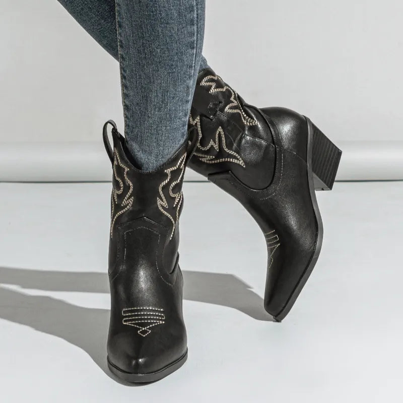 LYNN Cowgirl Boots - Resistant PU leather | Elegance & Stability - Yehaw